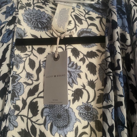 Lucky brand.New with tag. Floral flowy kimono. Beautiful - Picture 3 of 5
